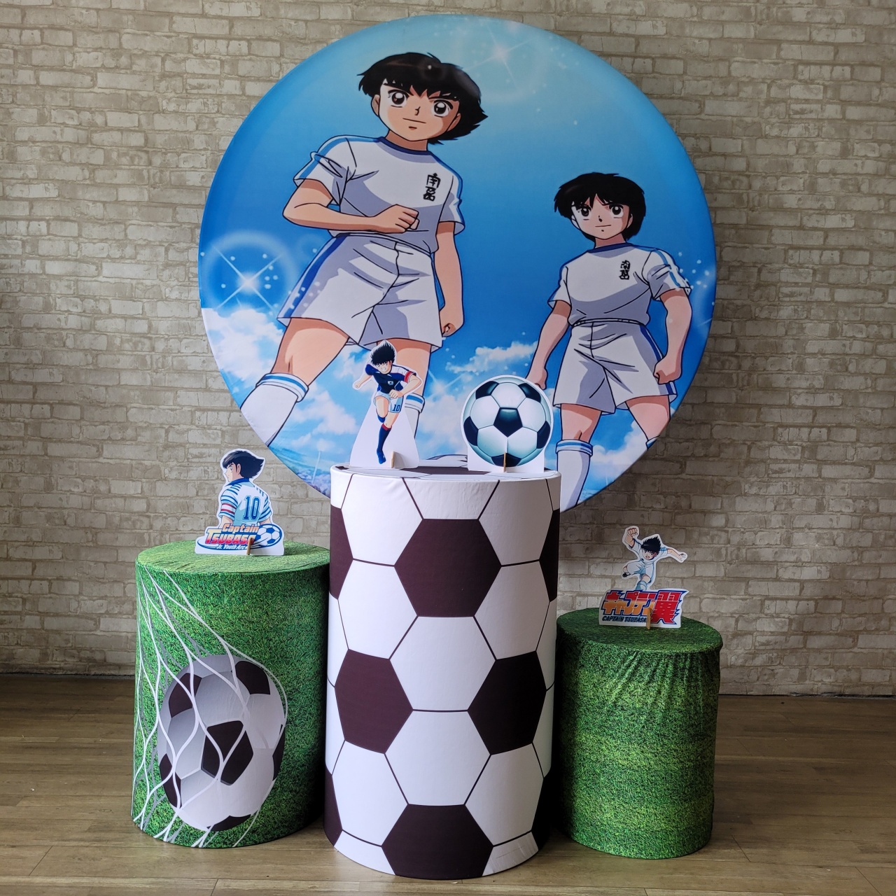 Alugue Tema Para Festa Decoração Captain Tsubasa Tecido ( Modelo 1 ) - Tallentos Decorações 