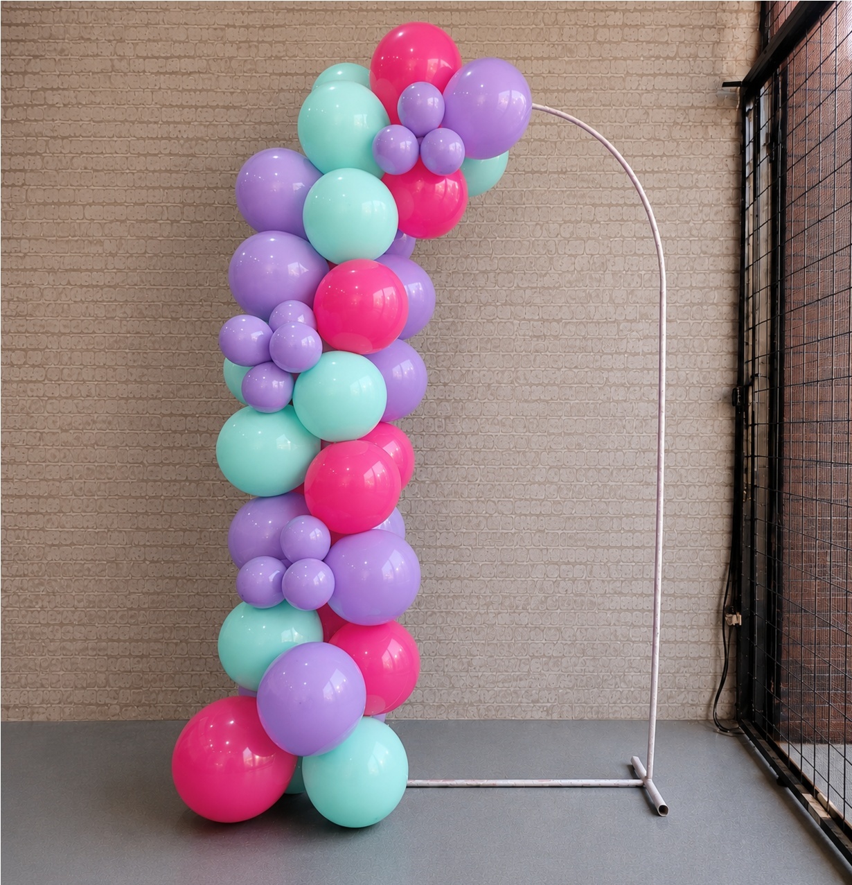 Compre Balão Para Festa Decoração 2 Metros A Casa Mágica da Gabby ( Cores Lisas ) (Cópia 1) - Tallentos Decorações 