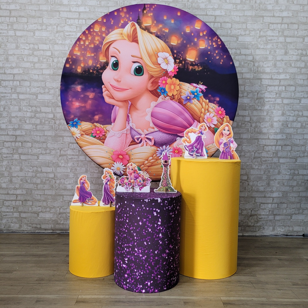 Alugue Tema Para Festa Decoração Enrolados Tecido ( Modelo 1 ) - Tallentos Decorações 