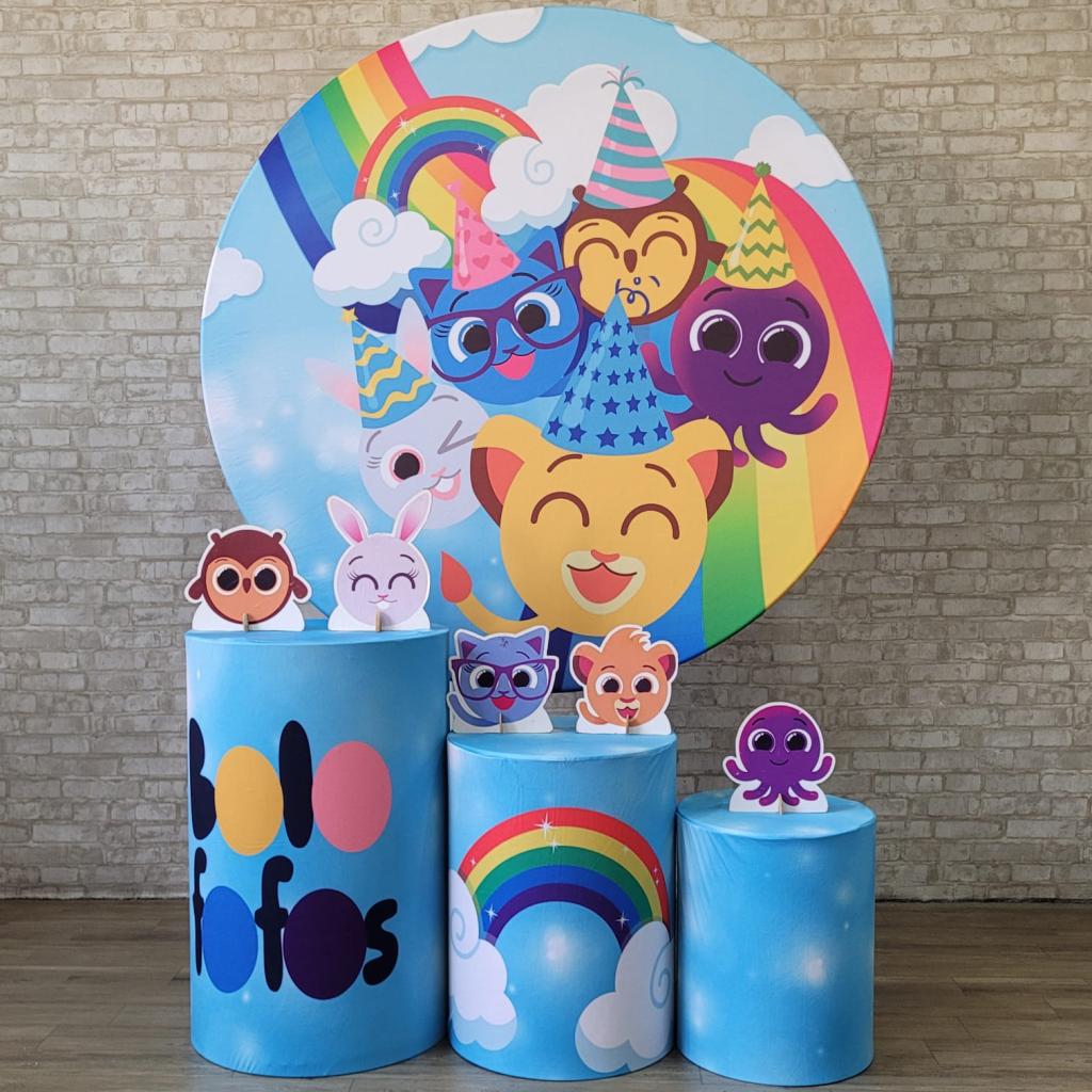 Alugue Tema Para Festa Decoração Bolofofos Arco- Iris Tecido ( Modelo 1 ) - Tallentos Decorações 
