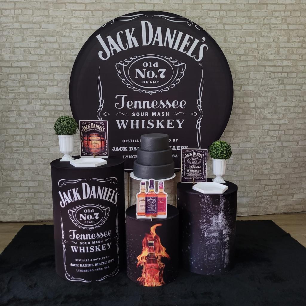 Alugue Tema Para Festa Decoração Jack Daniels Tecido ( Modelo 2 ) - Tallentos Decorações 