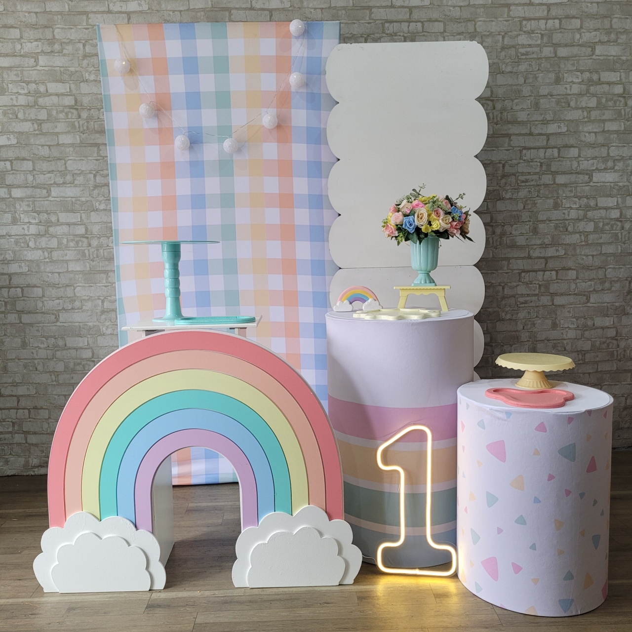 Alugue Tema Para Festa Decoração Arco-Íris Tecido - Tallentos Decorações 