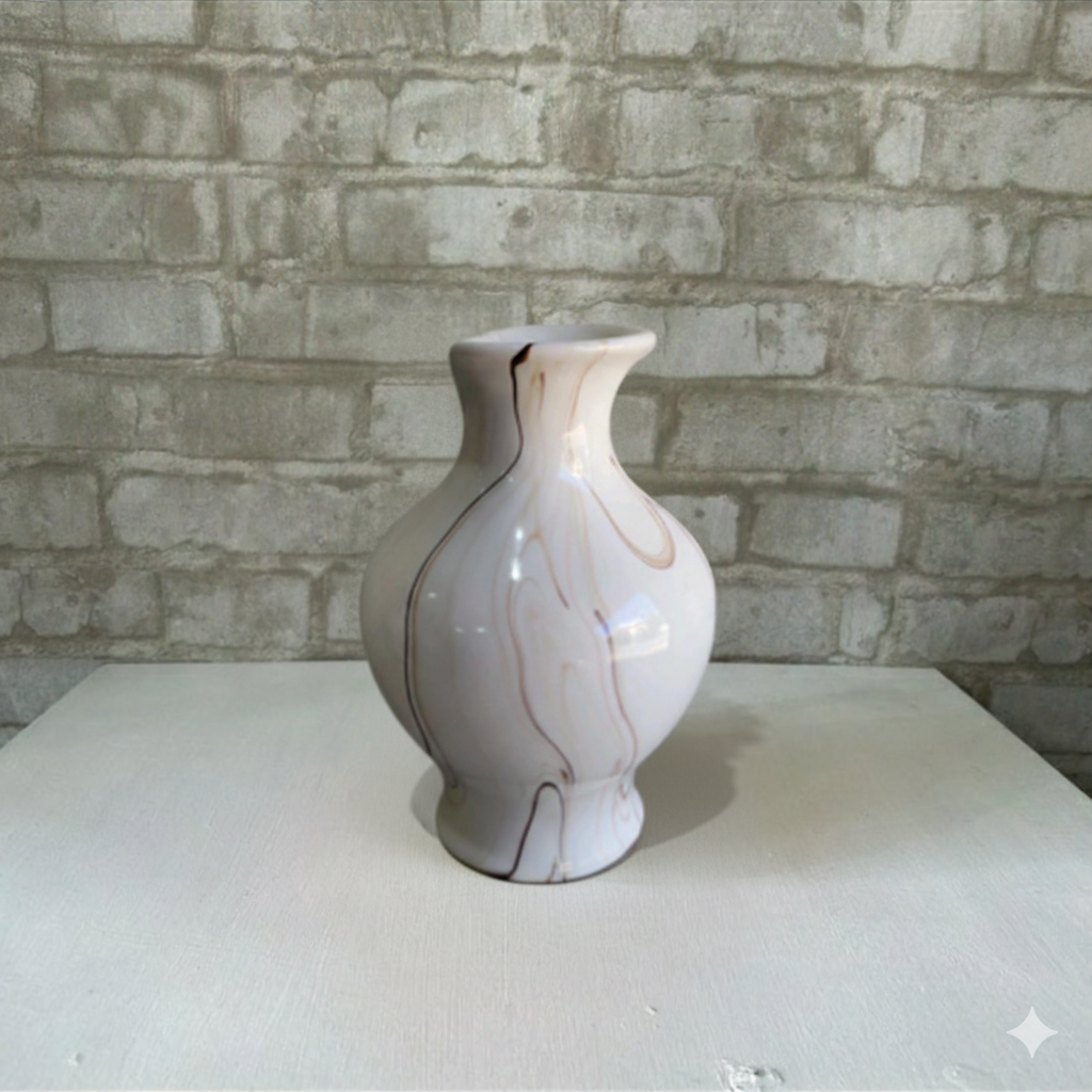 Alugue Vaso de Porcelana Branco Com Detalhe Marrom P - Marron,Branco - Tallentos Decorações 