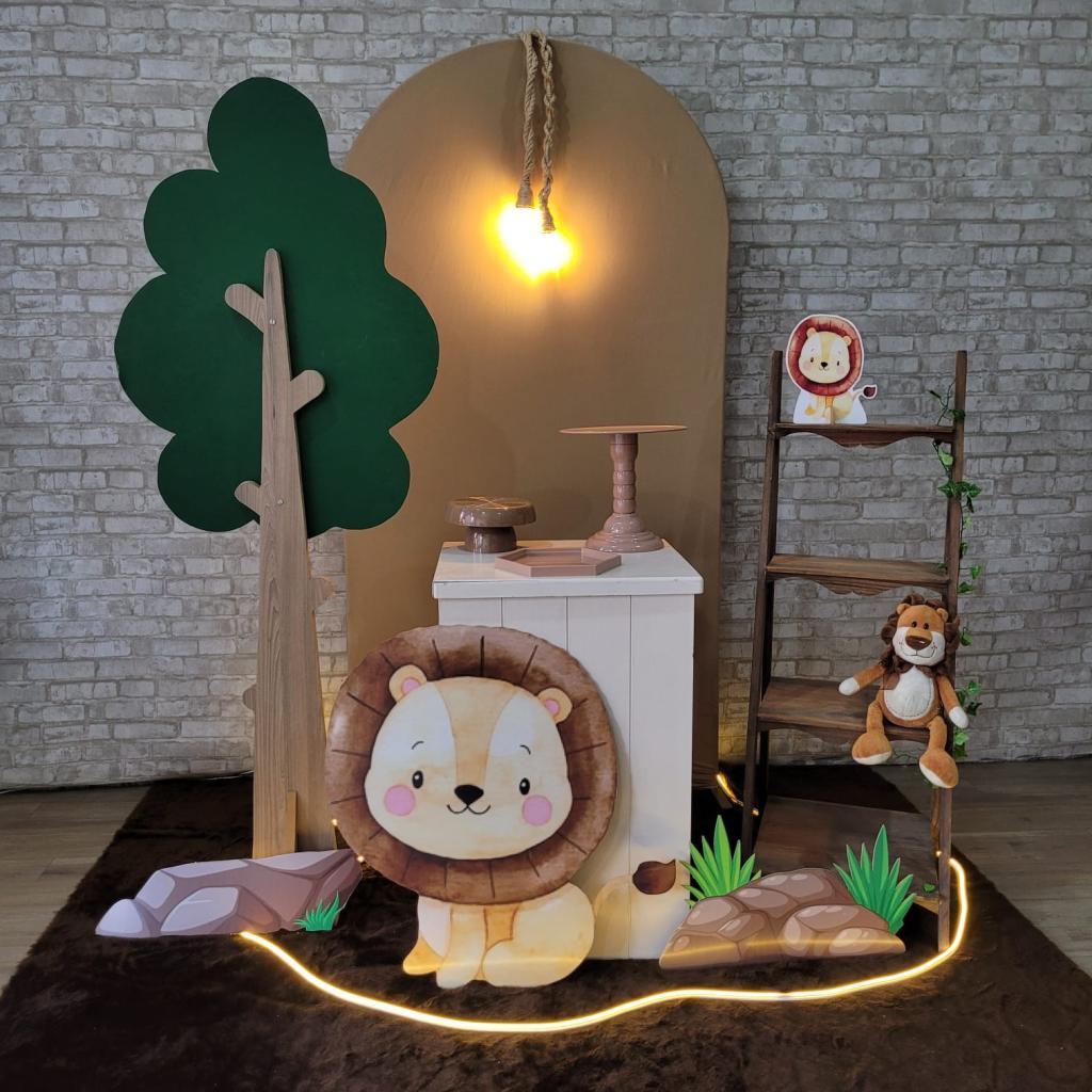 Alugue Tema Para Festa Decoração Leãozinho Tecido - Tallentos Decorações 