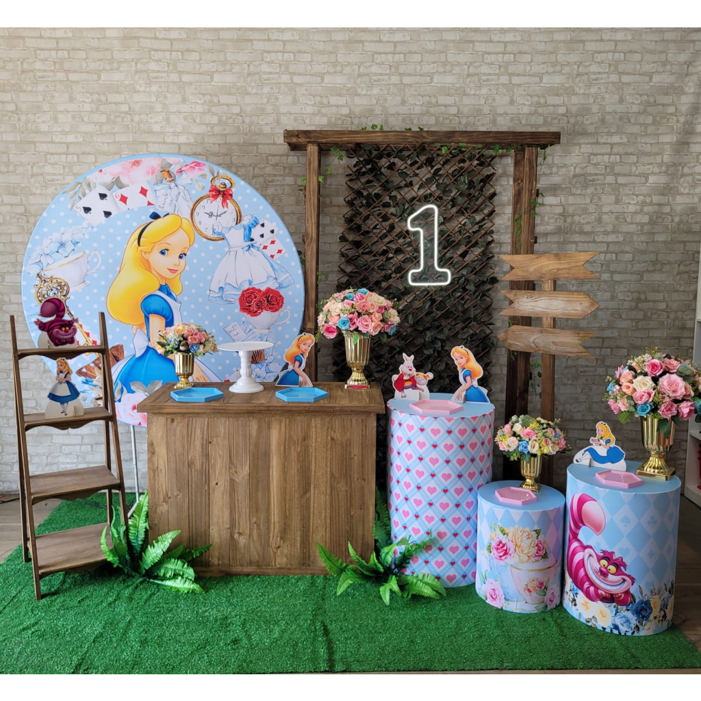 Alugue Tema Para Festa Decoração Alice No País das Maravilhas Tecido ( Modelo 5 ) - Tallentos Decorações 