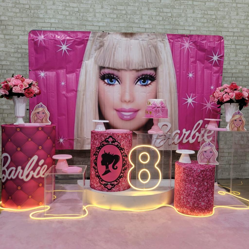 Alugue Tema Para Festa Decoração Barbie Tecido ( Modelo 9 ) - Tallentos Decorações 