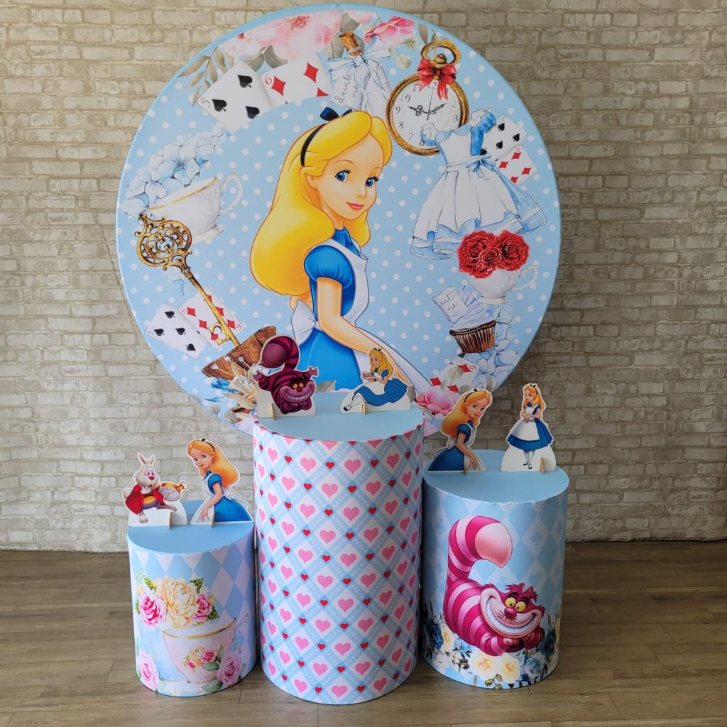 Alugue Tema Para Festa Decoração Alice No País das Maravilhas Tecido ( Modelo 2 ) - Tallentos Decorações 