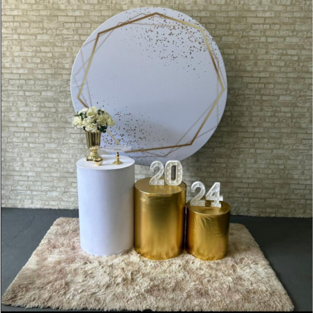 Alugue Tema Para Festa Decoração Ano Novo Tecido ( Modelo 1 ) - Tallentos Decorações 