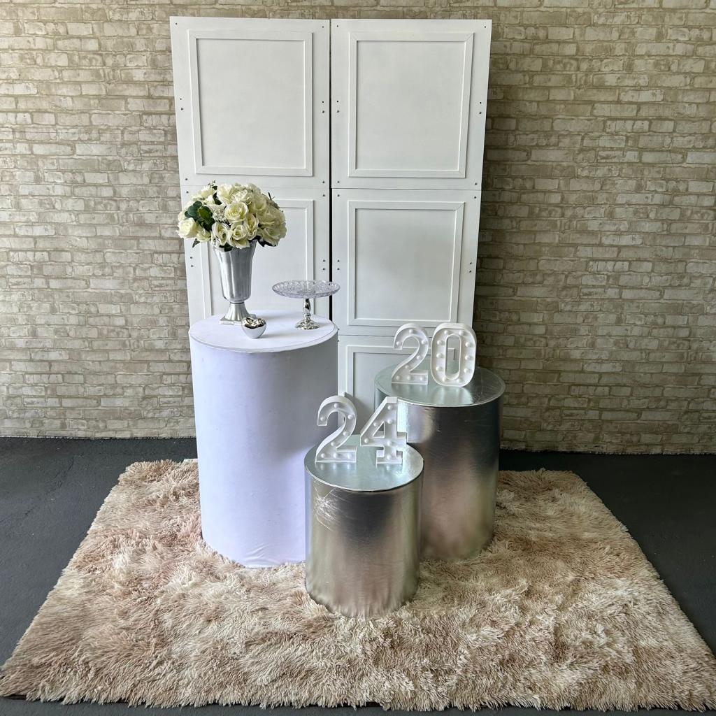 Alugue Tema Para Festa Decoração Ano Novo Tecido ( Modelo 2 ) - Tallentos Decorações 