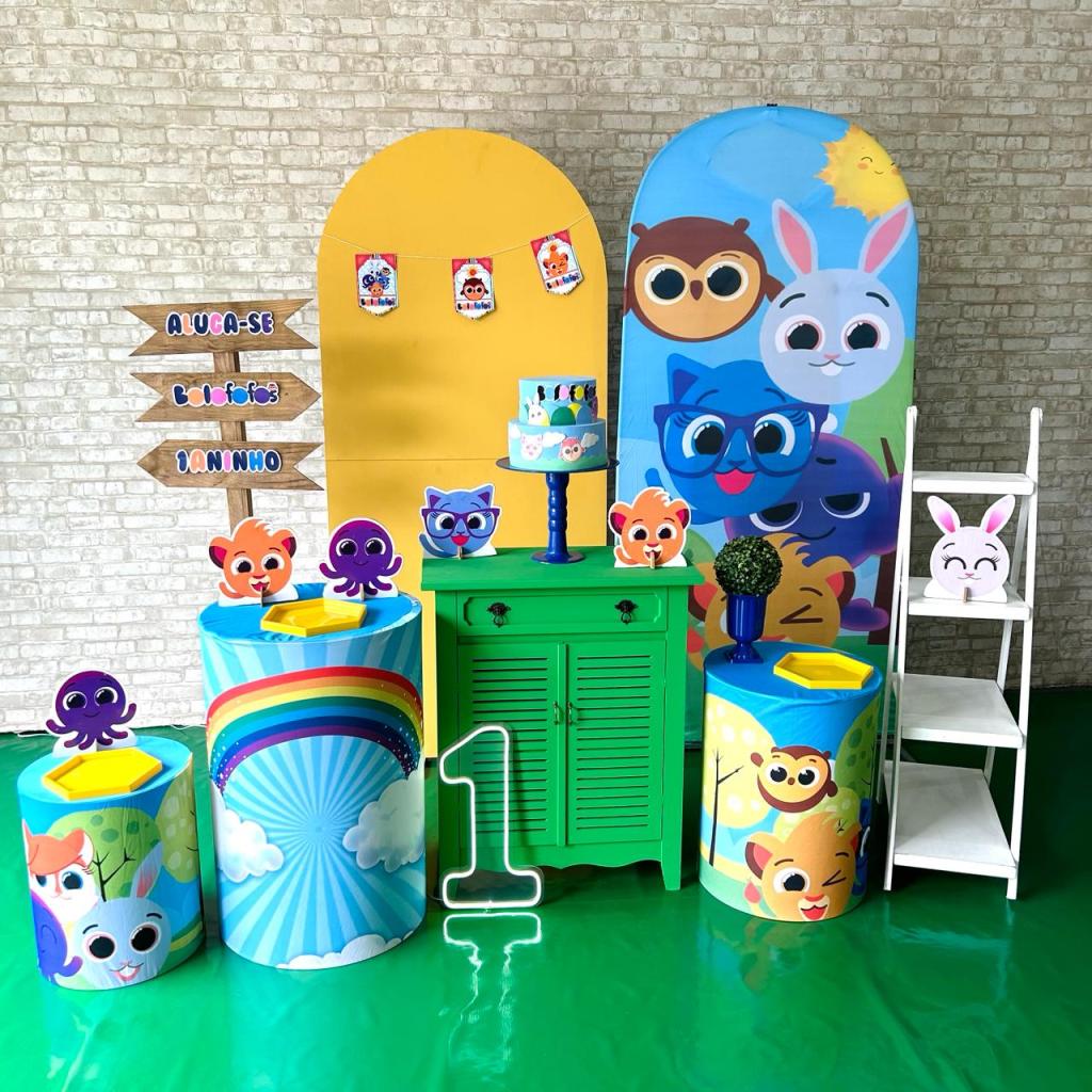Alugue Tema Para Festa Decoração Bolofofos Verde Tecido ( Modelo 4 ) - Tallentos Decorações 