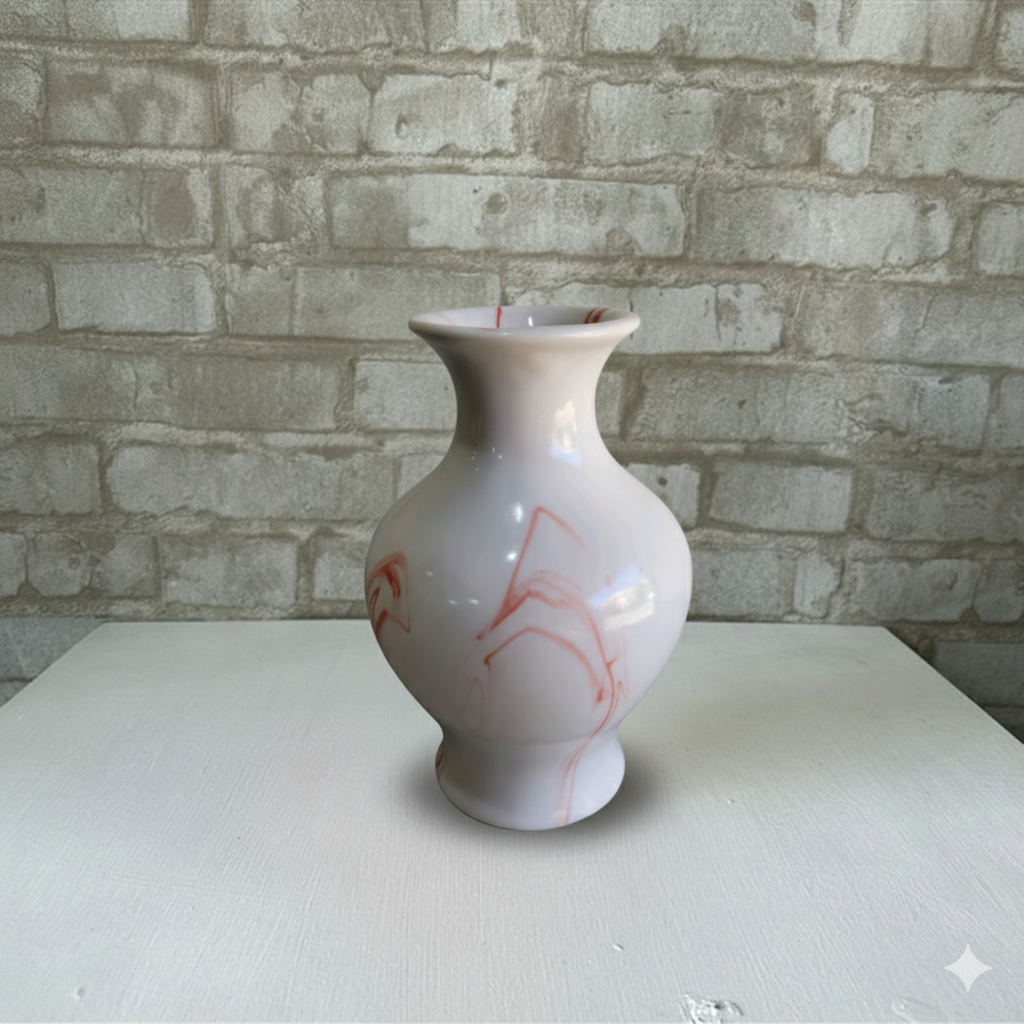 Alugue Mini Vaso de Porcelana Branco Com Detalhe Vermelho - Dourado - Tallentos Decorações 