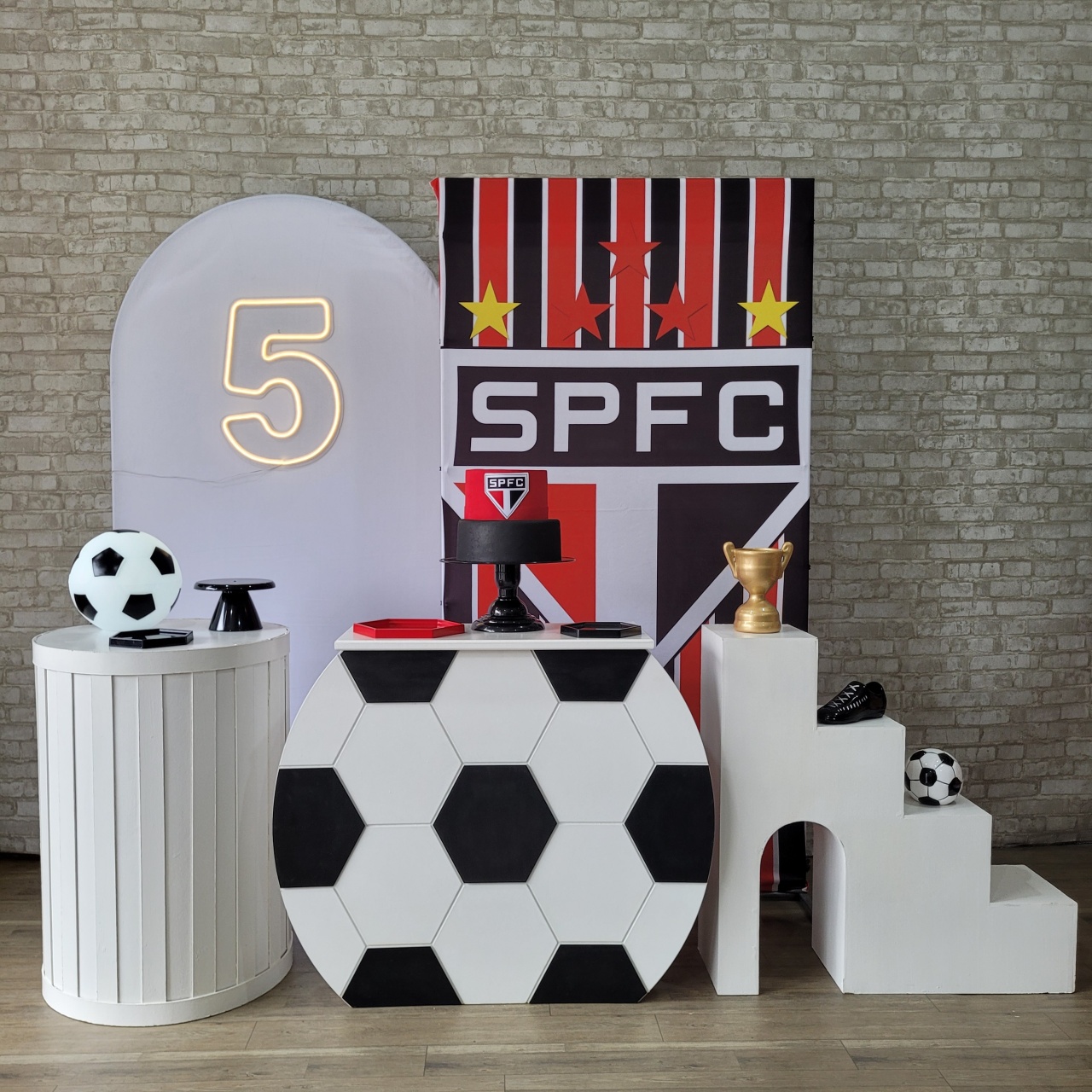 Alugue Tema Para Festa Decoração São Paulo Tecido ( Modelo 6 ) - Tallentos Decorações 