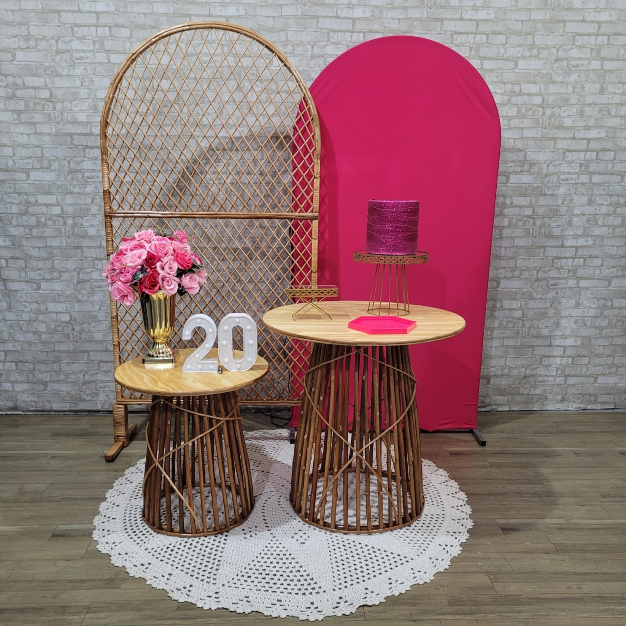 Alugue Tema Para Festa Decoração Happy Rosa Pink Tecido ( Modelo 2 ) - Tallentos Decorações 