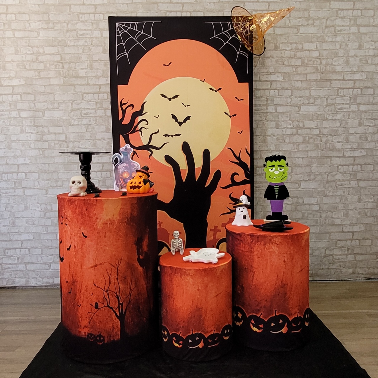 Alugue Tema Para Festa Decoração Halloween (Modelo 24) - Tallentos Decorações 