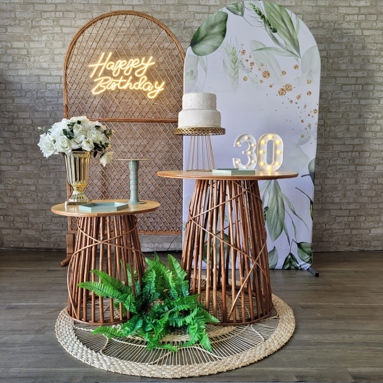 Alugue Tema Para Festa Decoração Happy Verde Tecido ( Modelo 1 ) - Tallentos Decorações 