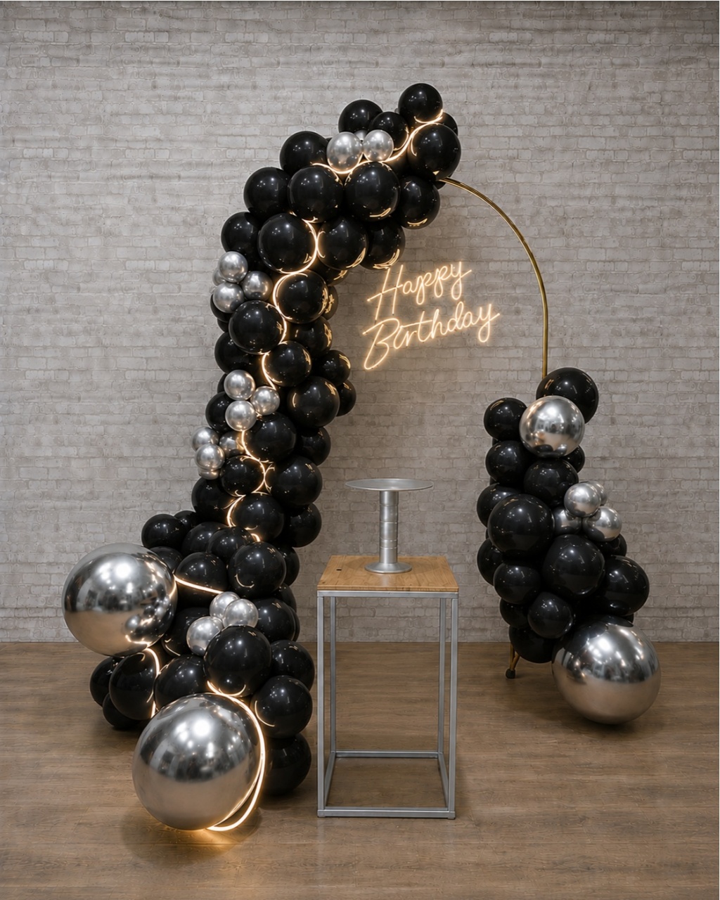 Alugue Tema Para Festa Decoração Happy Preto Com Prata - Tallentos Decorações 