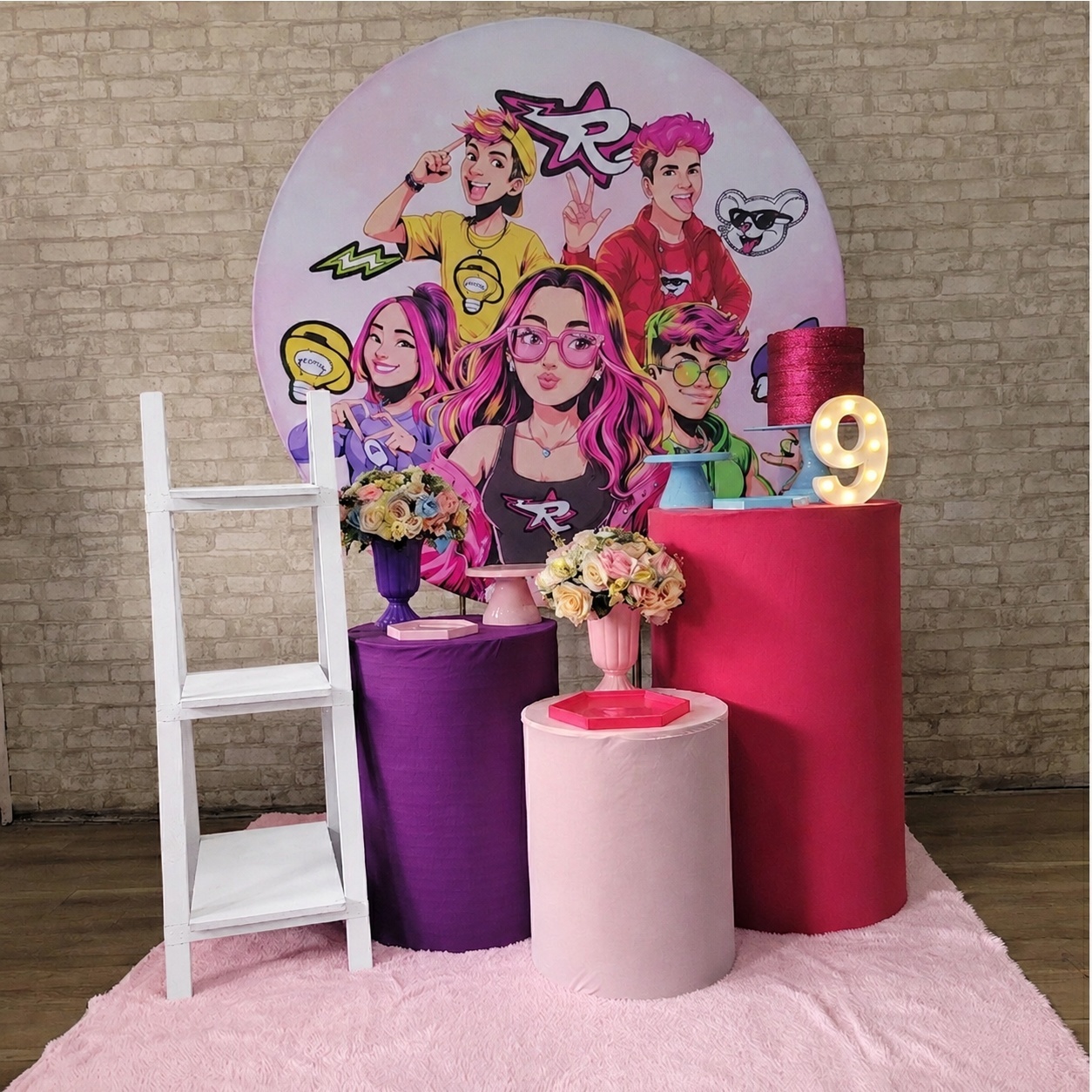 Alugue Tema Para Festa Decoração Emilly Vick Tecido ( Modelo 02) - Tallentos Decorações 