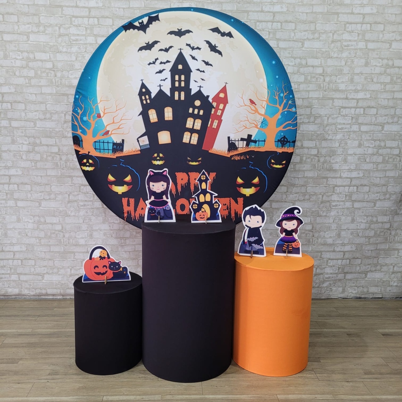 Alugue Tema Para Festa Decoração Halloween (Modelo 1) - Tallentos Decorações 