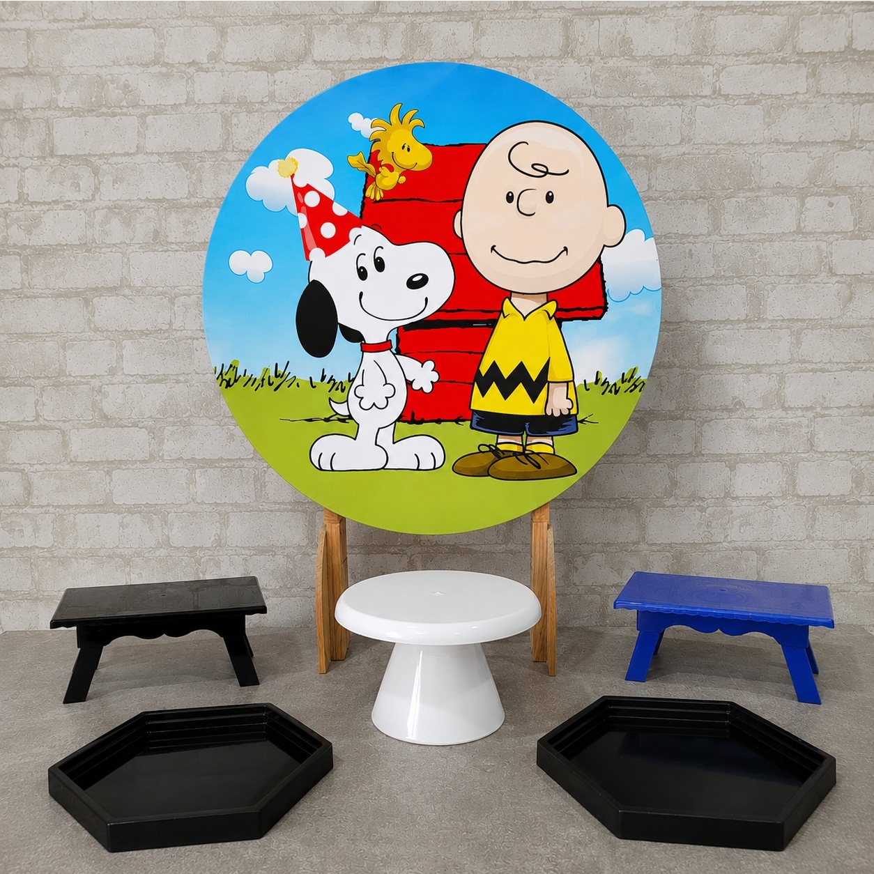 Alugue Tema Para Festa Na Mesa Decoração Snoopy ( Modelo 2 ) - Tallentos Decorações 