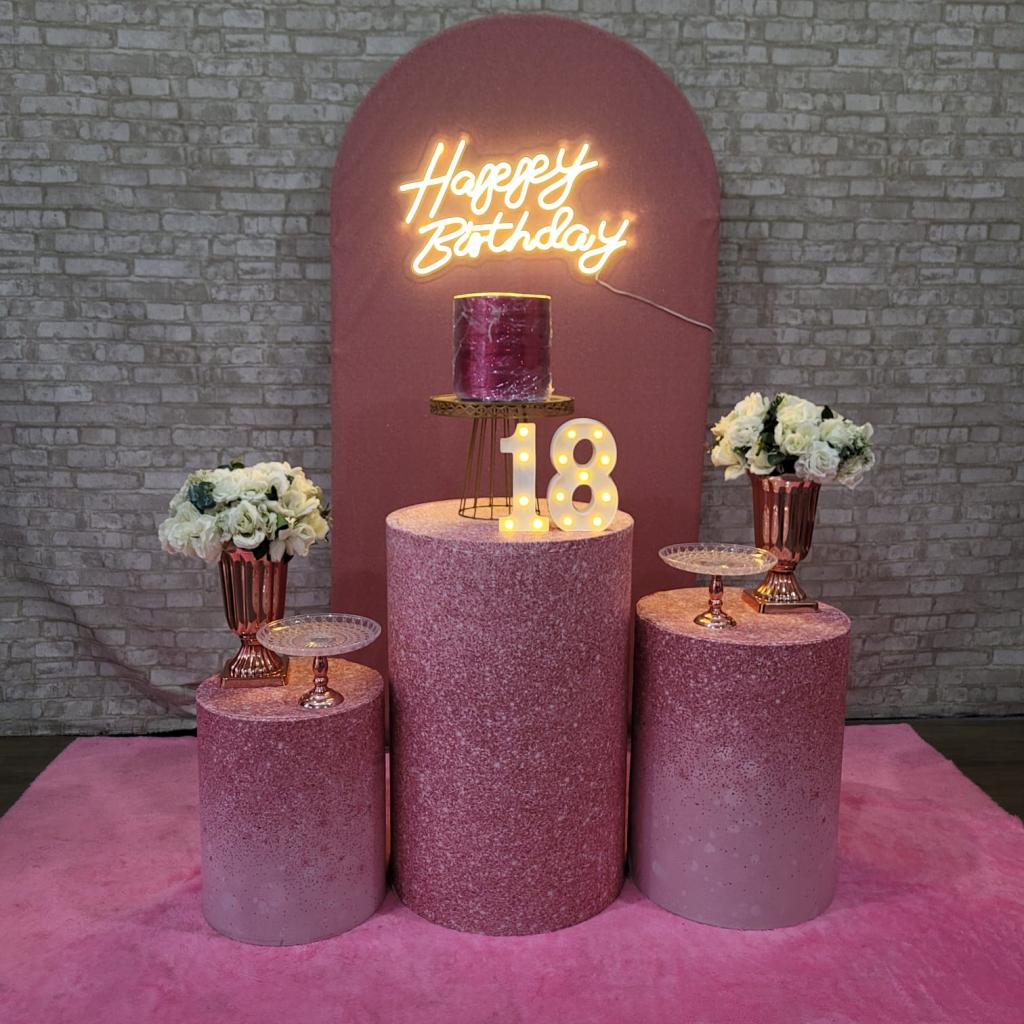 Alugue Tema Para Festa Decoração Happy Rose Tecido ( Modelo 1 ) - Tallentos Decorações 