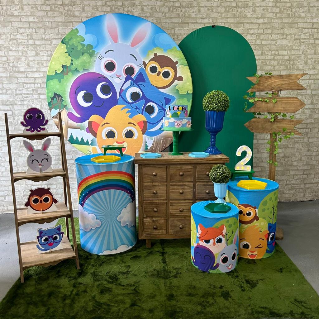 Alugue Tema Para Festa Decoração Bolofofos Verde Tecido ( Modelo 3 ) - Tallentos Decorações 