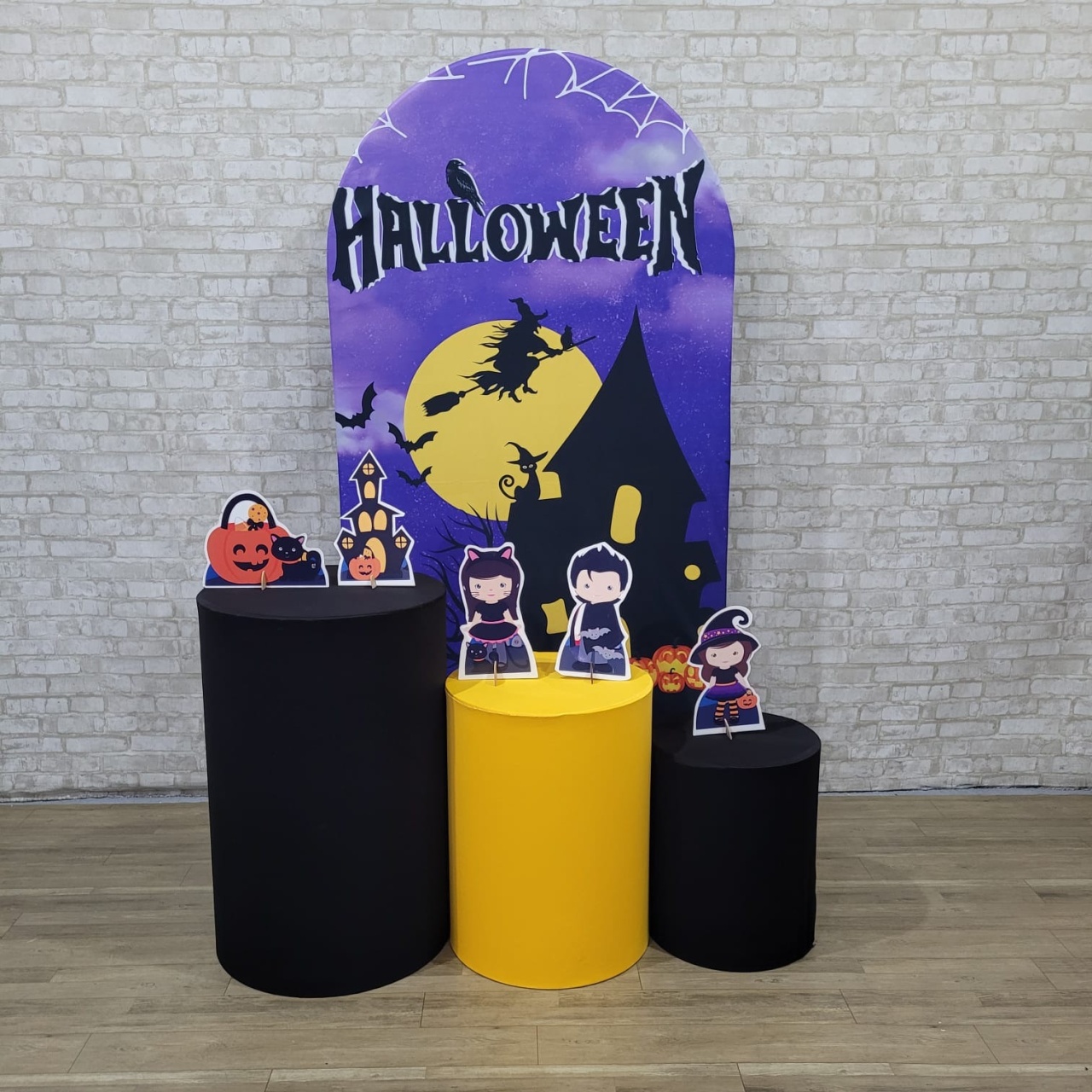 Alugue Tema Para Festa Decoração Halloween (Modelo 4) - Tallentos Decorações 