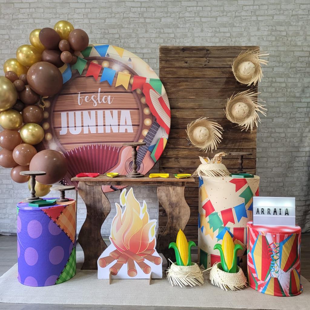 Alugue Tema Para Festa Decoração Junina Tecido ( Modelo 08 ) Acompanha Balão - Tallentos Decorações 