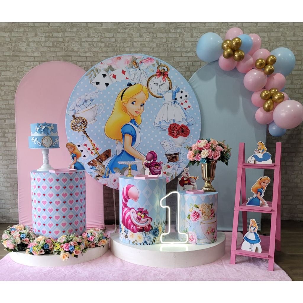 Alugue Tema Para Festa Decoração Alice No País das Maravilhas Tecido ( Modelo 6 ) Acompanha O Balão - Tallentos Decorações 
