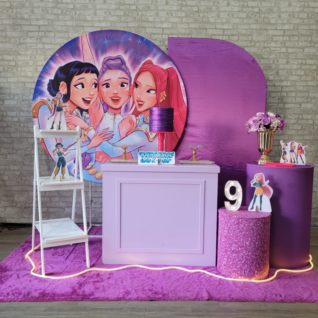 Alugue Tema Para Festa Decoração Guerreiras Do K-Pop Tecido ( Modelo 3 ) - Tallentos Decorações 