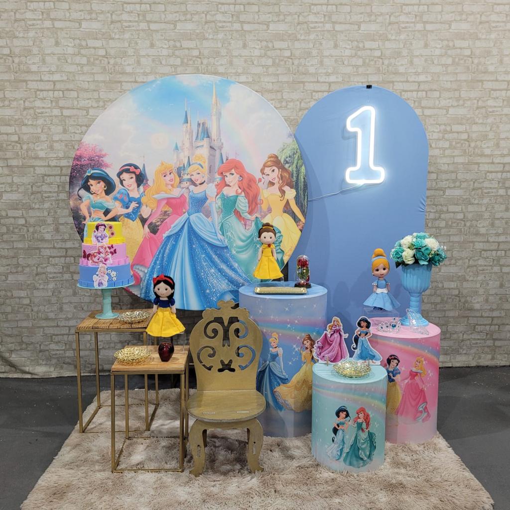 Alugue Tema Para Festa Decoração Princesas Tecido ( Modelo 4 ) - Tallentos Decorações 