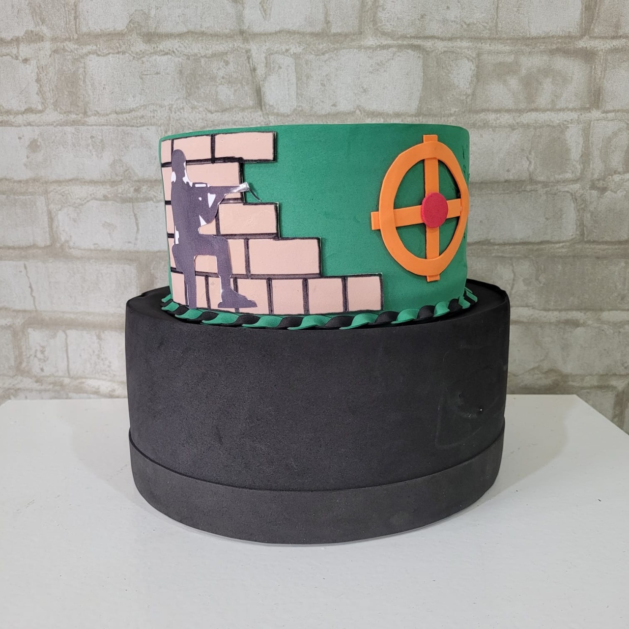 Alugue Bolo Fake Tema - Fortnite - Tallentos Decorações 