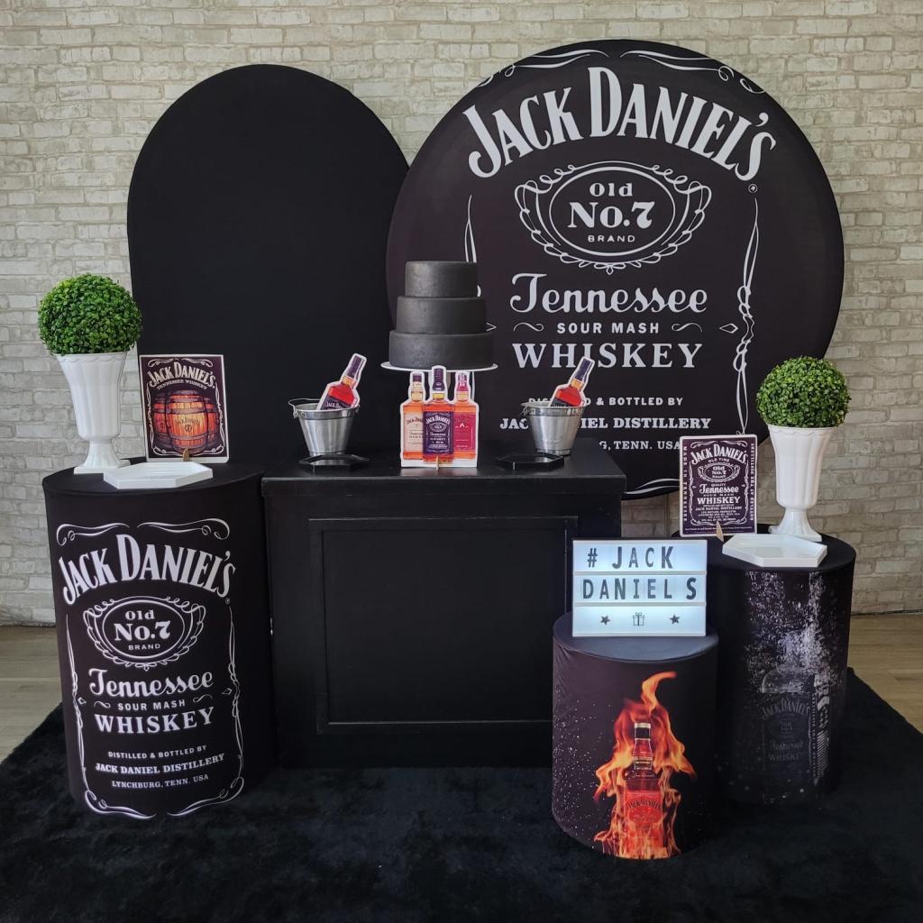 Alugue Tema Para Festa Decoração Jack Daniels Tecido ( Modelo 4 ) - Tallentos Decorações 