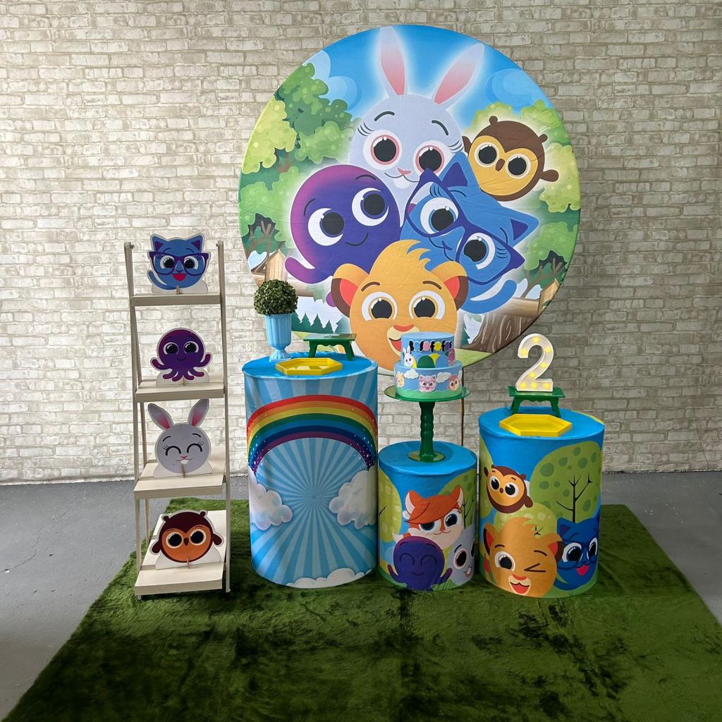Alugue Tema Para Festa Decoração Bolofofos Verde Tecido ( Modelo 2 ) - Tallentos Decorações 