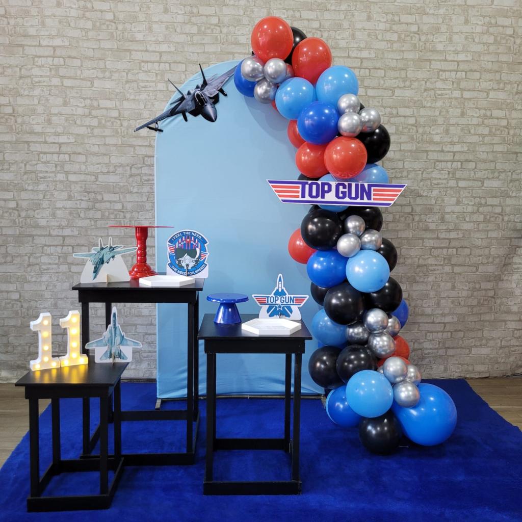 Alugue Tema Para Festa Decoração Top Gun Modelo Personalizado Tecido - Acompanha Balão - Tallentos Decorações 