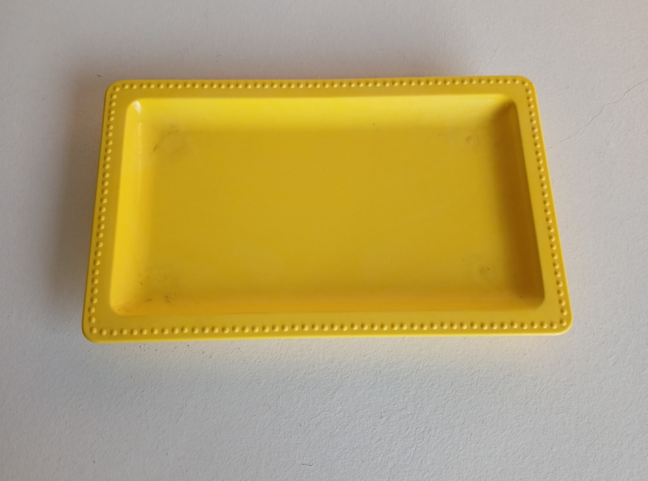Prato Plástico Amarelo  - BEMDEFESTA