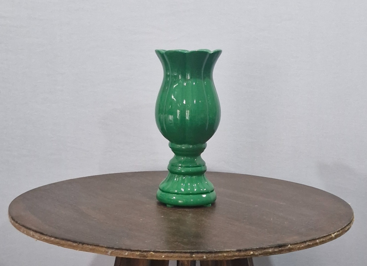 Vaso Cerâmico Tulipa Verde Bandeira P  - BEMDEFESTA