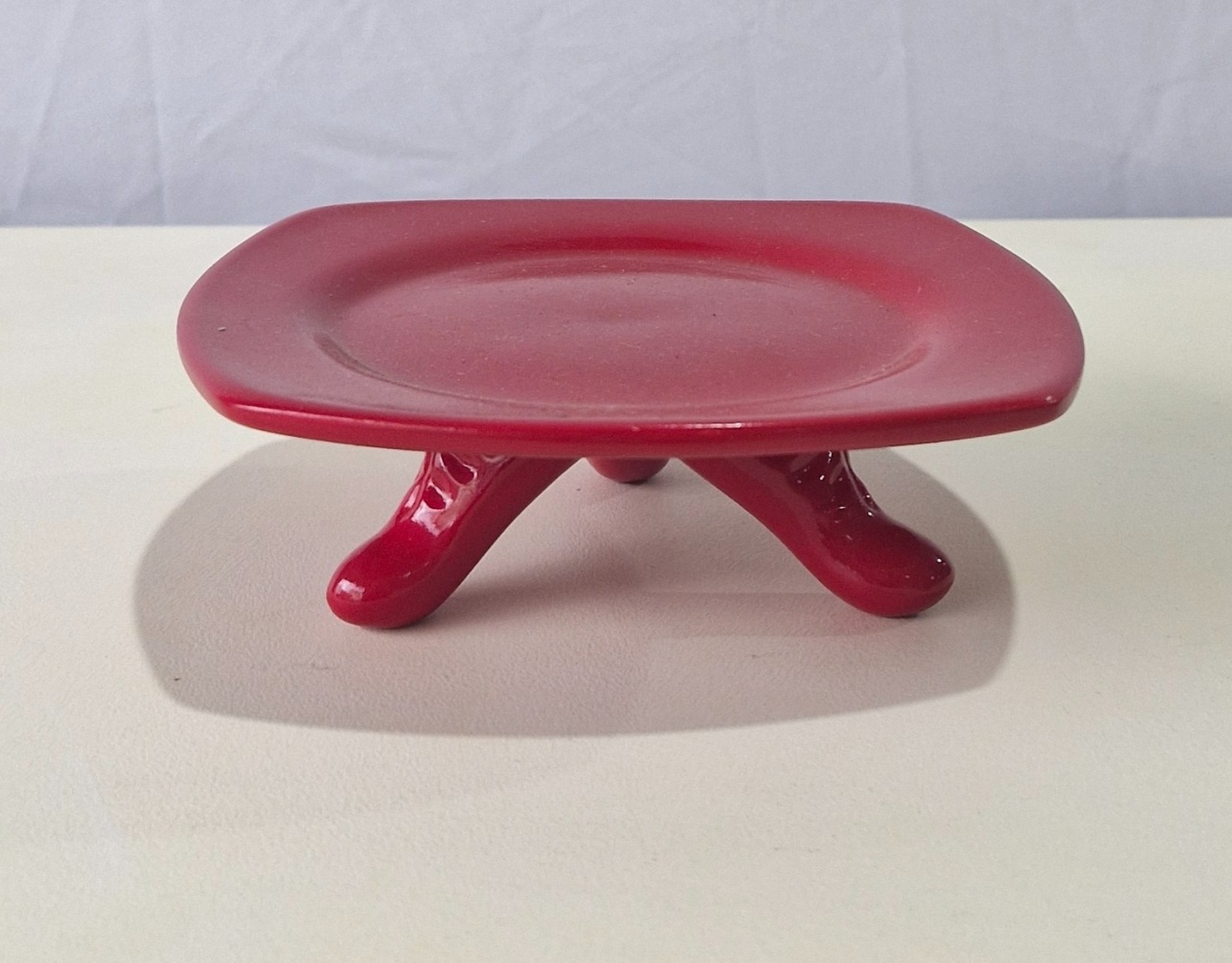 Prato Cerâmico Vermelho   - BEMDEFESTA