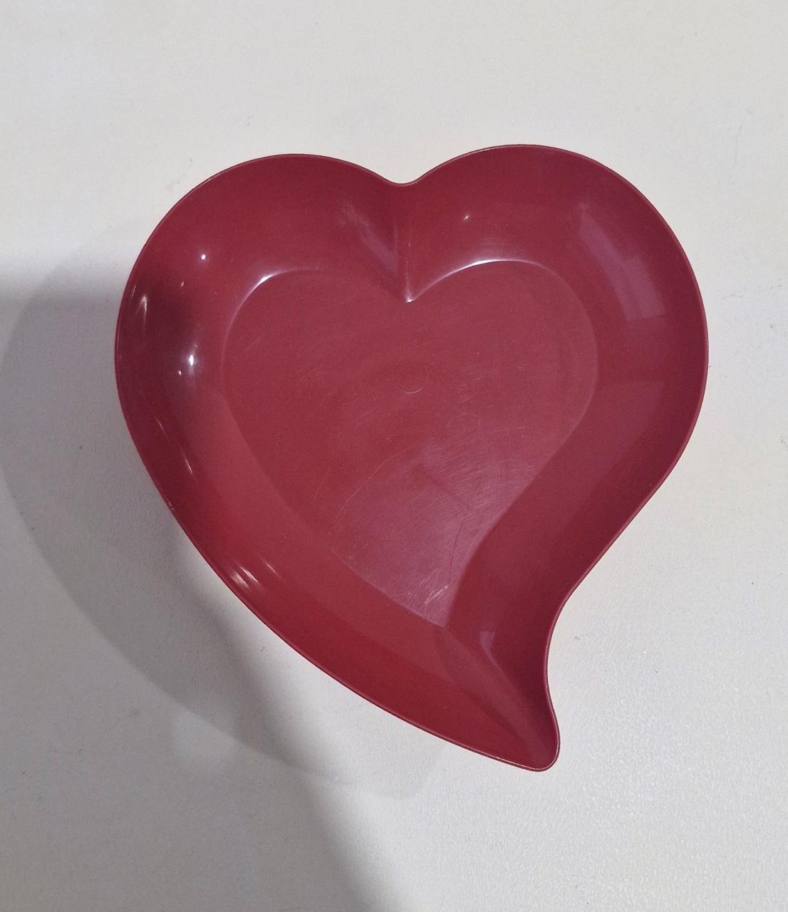 Prato Plástico Coração Vermelho  - BEMDEFESTA
