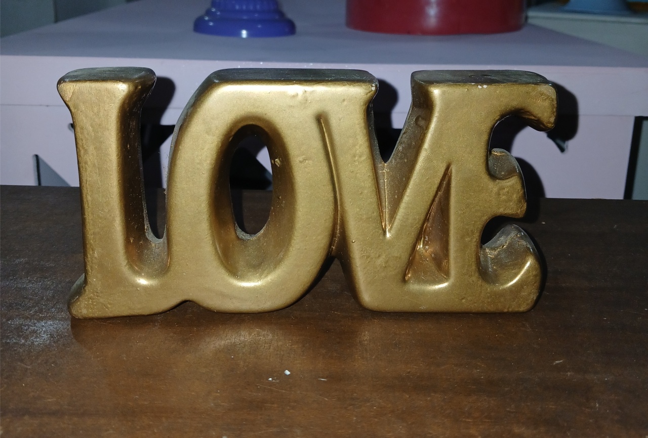 Love Dourado Cerâmico - BEMDEFESTA