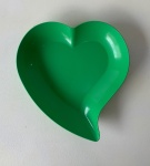 Prato Plástico Coração Verde - imagem 1
