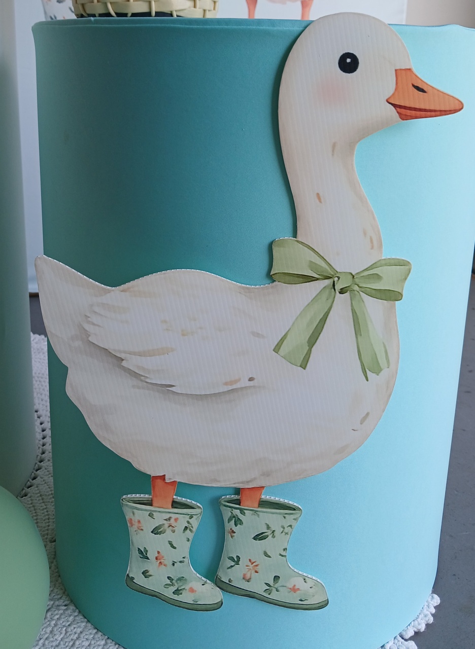 Display de Poliondra Gansinho Retro  - BEMDEFESTA