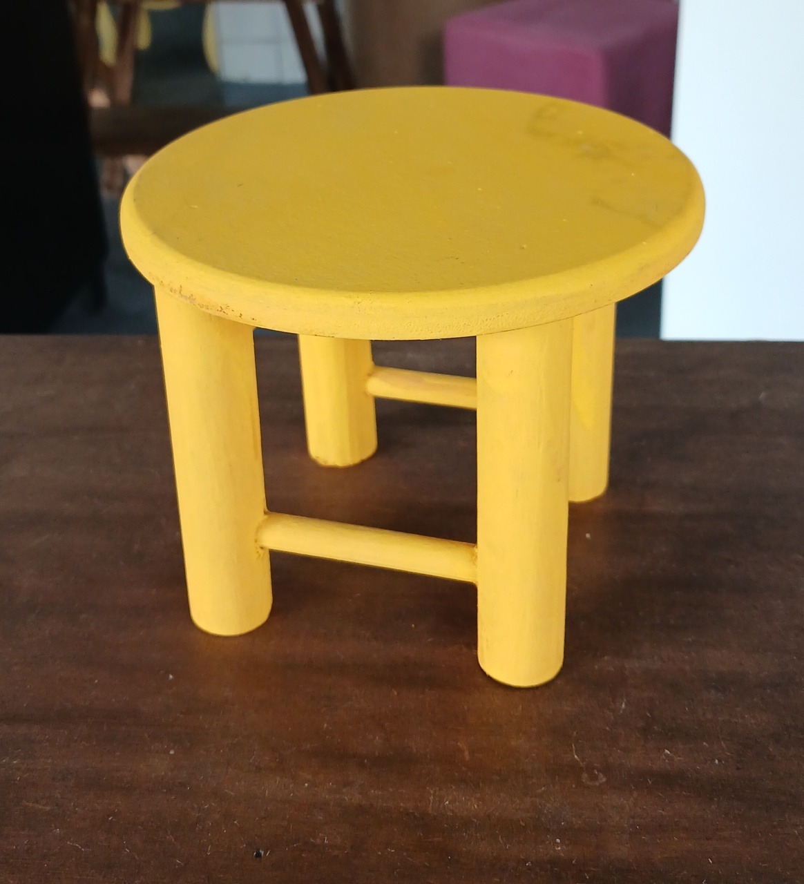 Banquinho Amarelo - BEMDEFESTA