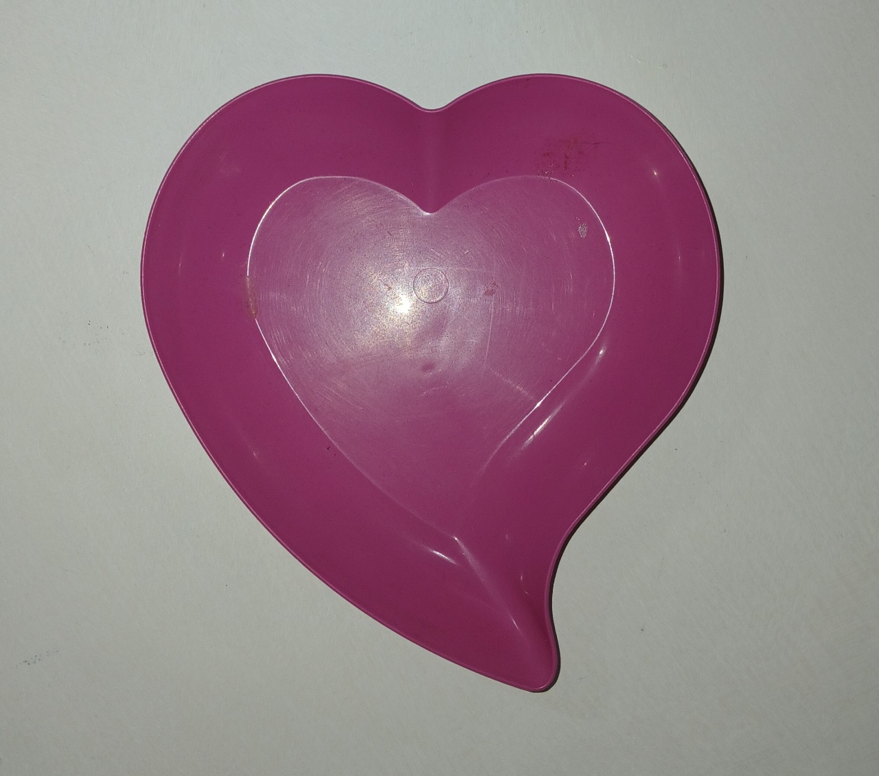 Prato Plástico Coração Rosa - BEMDEFESTA