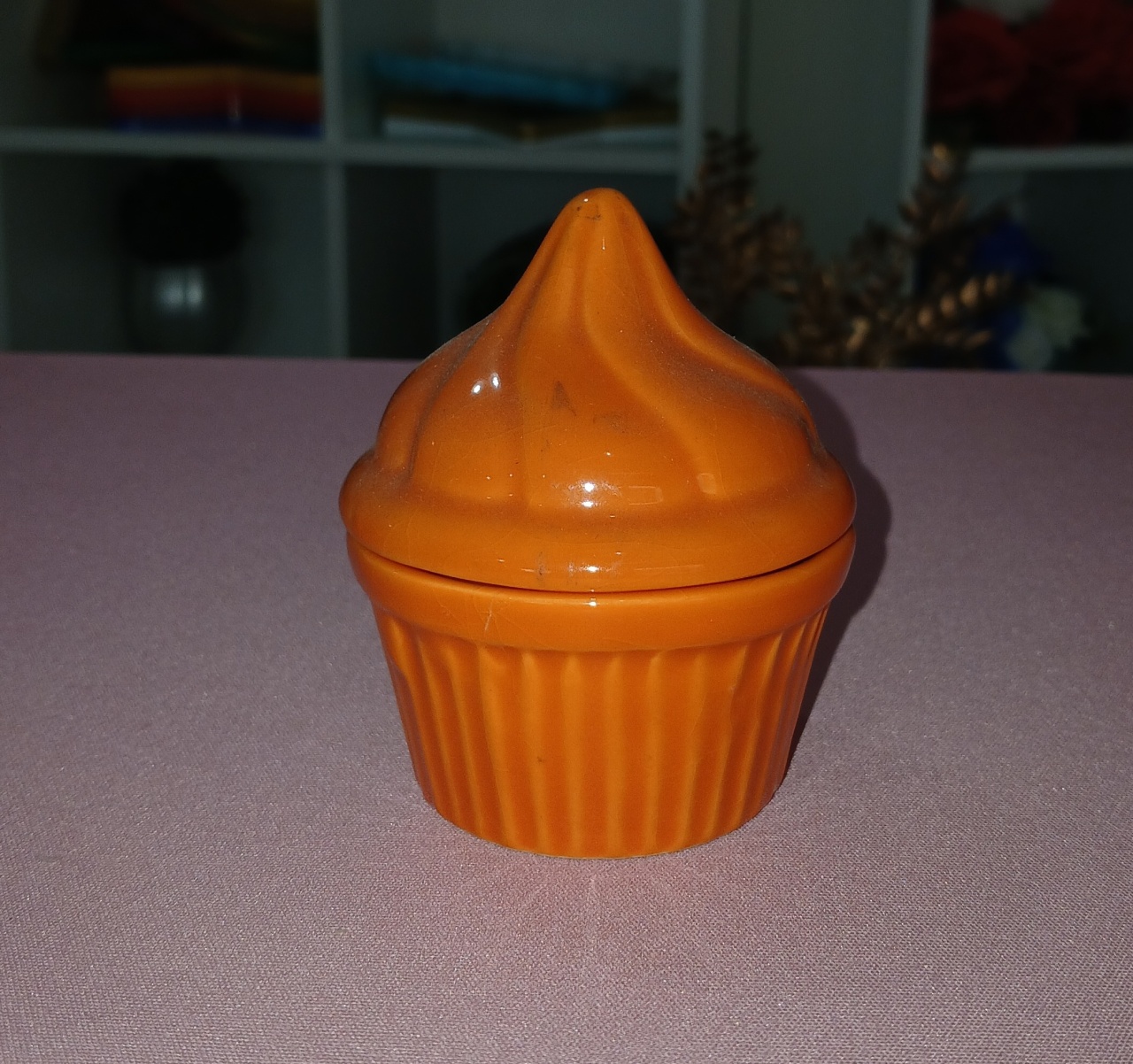 Cupcake Laranja de Cerâmica  - BEMDEFESTA