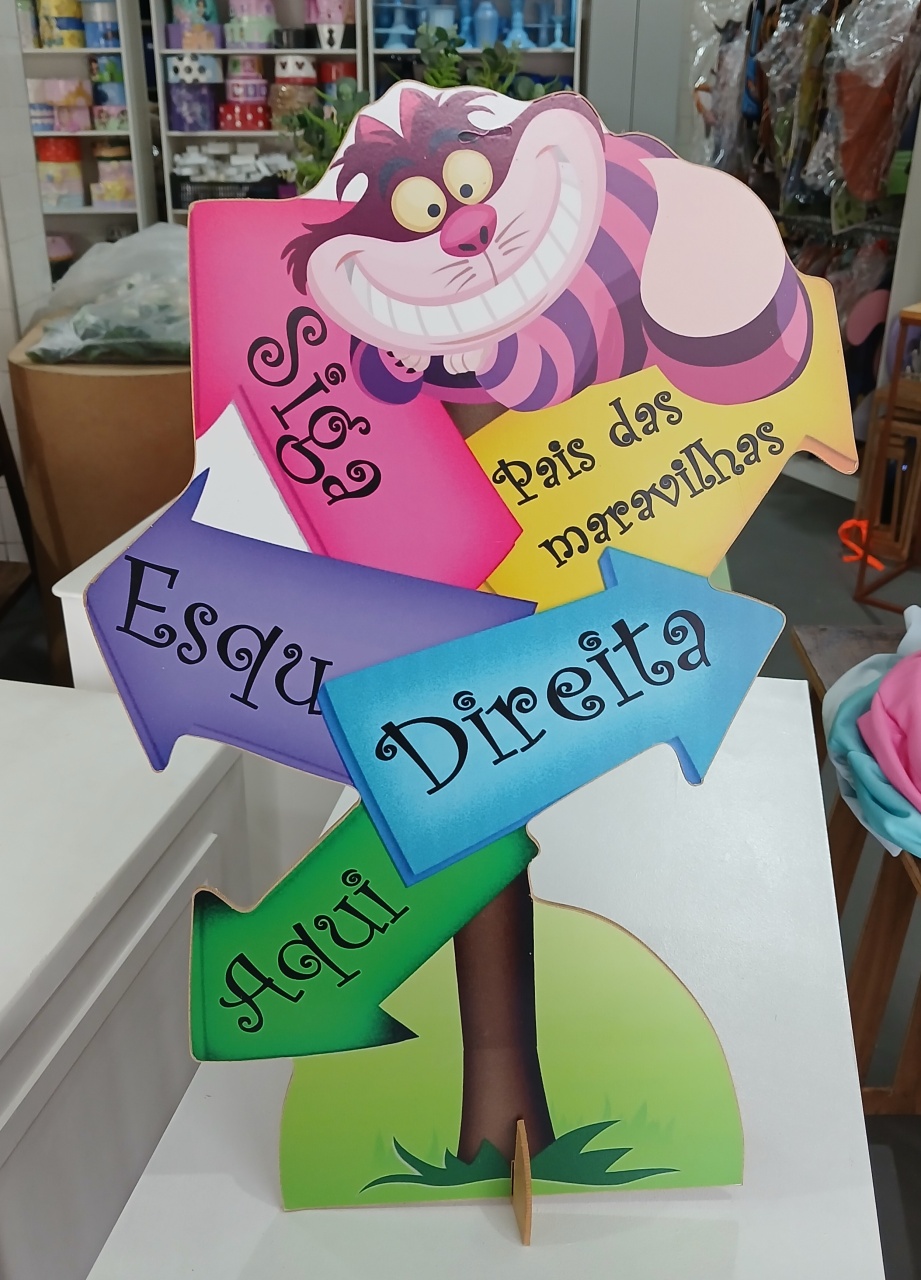 Display Chão Alice No País das Maravilhas - BEMDEFESTA