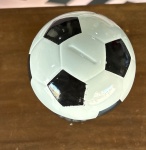 Bola de Futebol de Cerâmica Preta E Branca - imagem 2