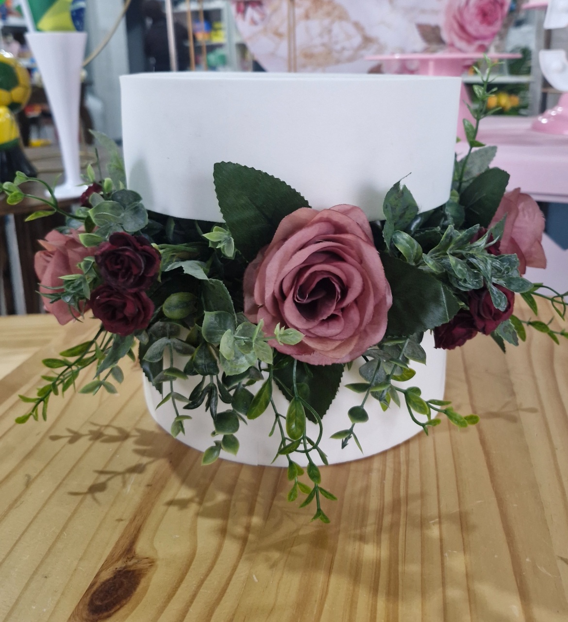 Bolo Fake Adulto de Flores - BEMDEFESTA