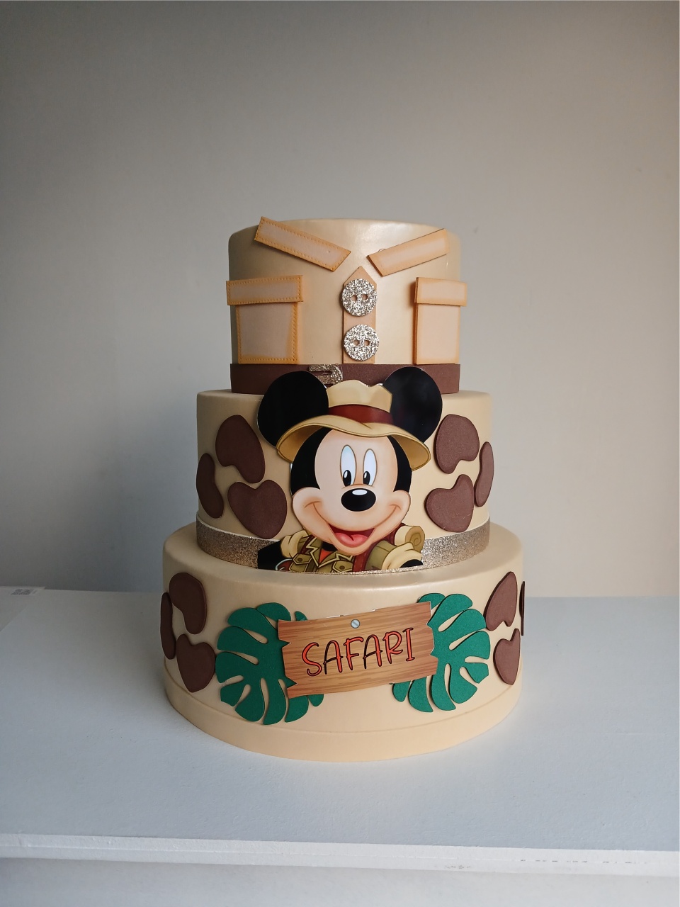 Bolo Fake Mickey Safari  - BEMDEFESTA