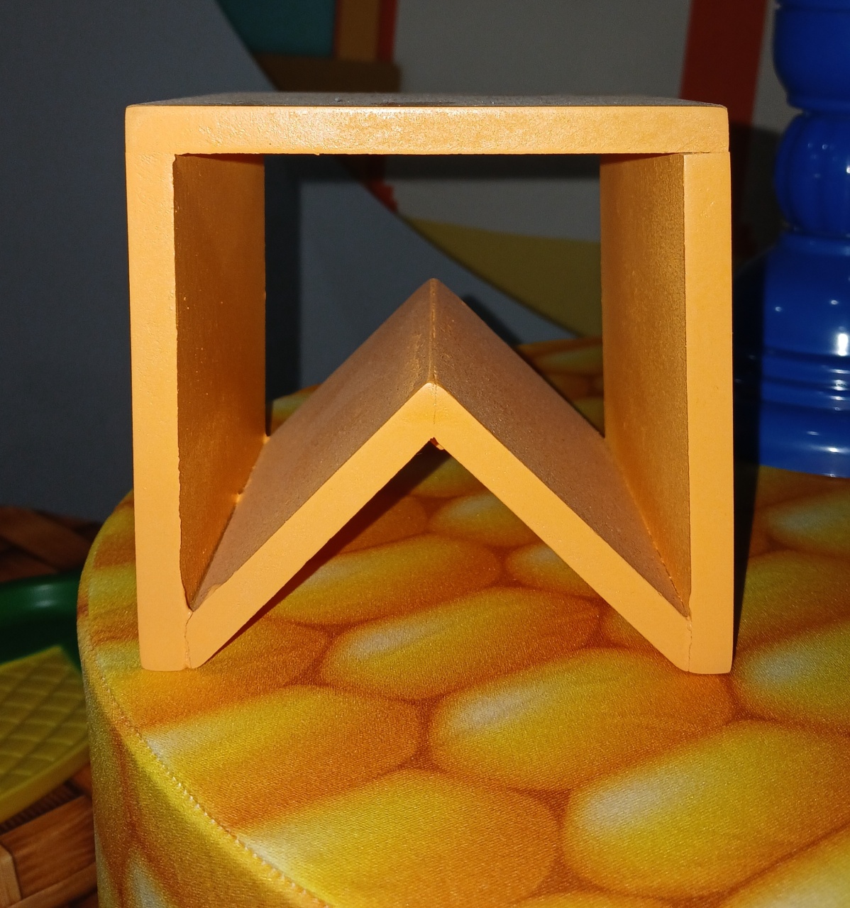 Banquinho Bandeira de Mdf Laranja - BEMDEFESTA
