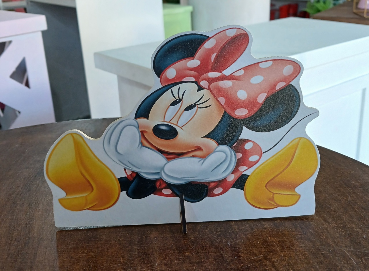 Display Mesa Minnie Vermelha 2 - BEMDEFESTA